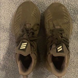 Adidas boy’s gym shoe